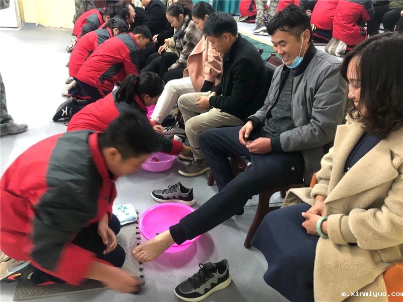 必威登录入口平台官网青少年叛逆教育2020年感恩节之感恩有你_m.xinmiyue.com