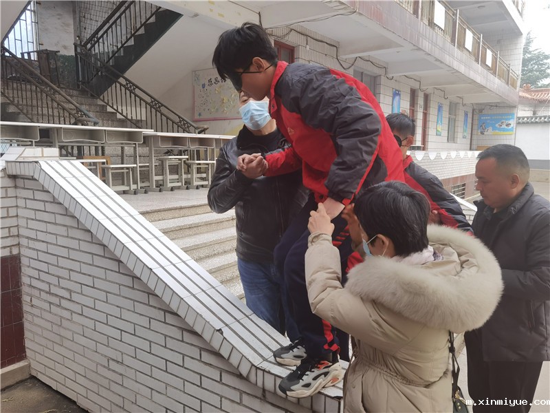 必威登录入口平台官网青少年叛逆教育2020年感恩节之感恩有你_m.xinmiyue.com