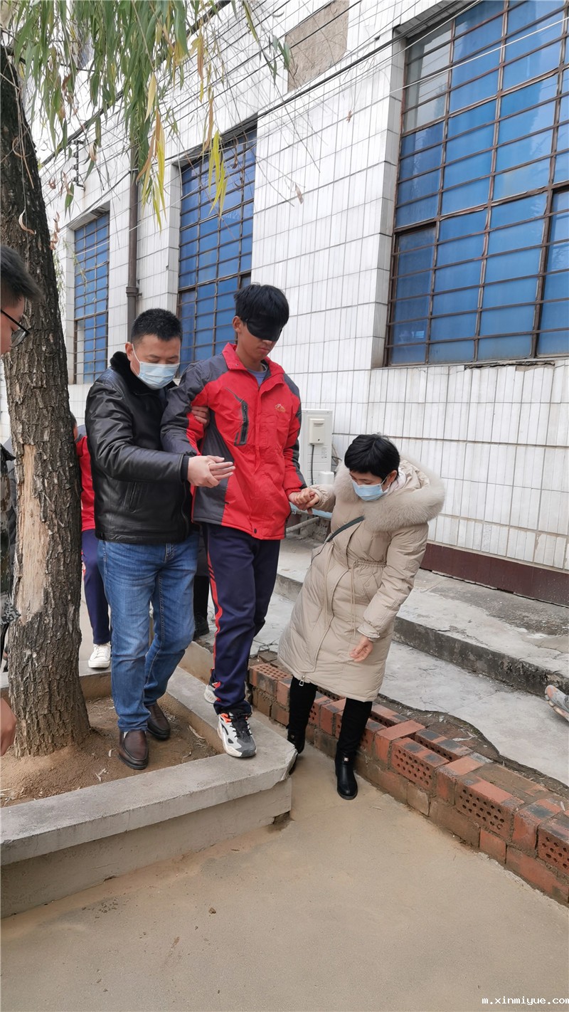 必威登录入口平台官网青少年叛逆教育2020年感恩节之感恩有你_m.xinmiyue.com