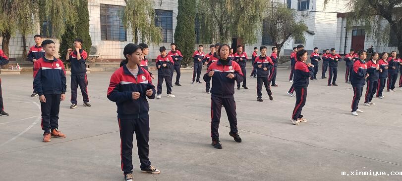 叛逆期的孩子绝食厌学怎么办，送必威betway中文官网可以吗？_m.xinmiyue.com