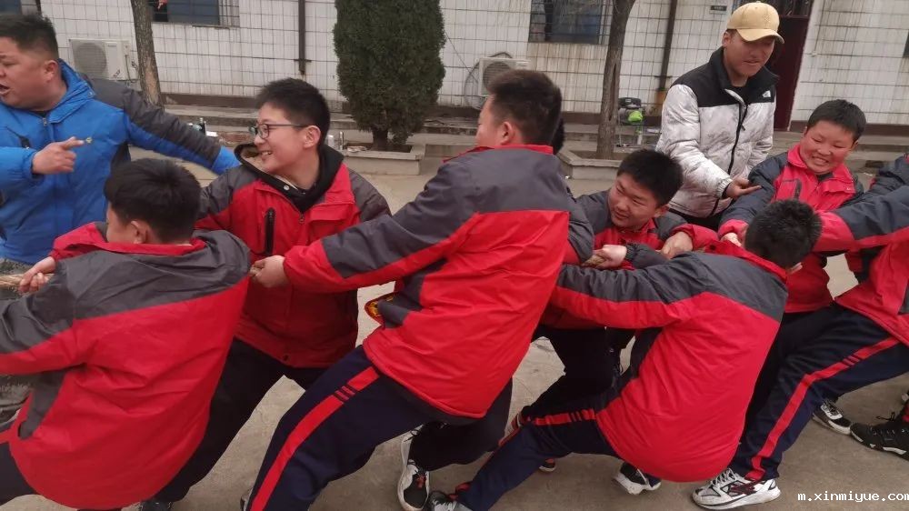 2021年必威登录入口平台官网心理教育中心春节七天乐之拔河比赛_m.xinmiyue.com