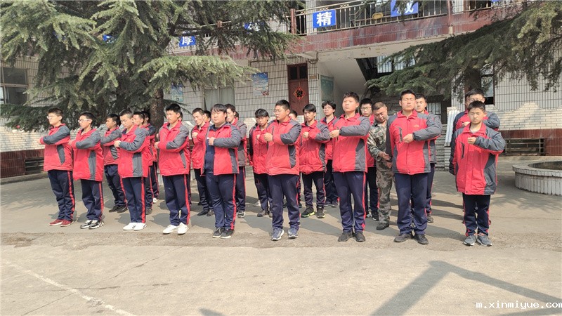 必威betway中文官网2021年4月特色课程之军训对孩子的好处_m.xinmiyue.com