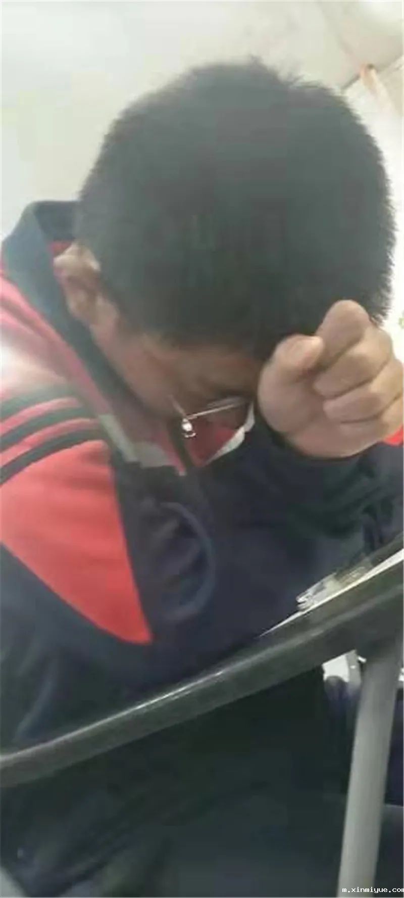 点亮心灯 感恩有你——必威登录入口平台官网青少年教育四月特色大课堂_m.xinmiyue.com