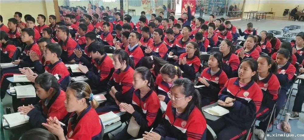 必威登录入口平台官网心理教育中心2021年4月大课堂：羚羊护子之母爱无私_m.xinmiyue.com