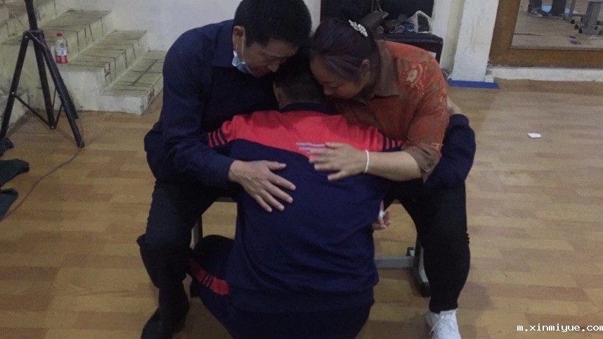 遇见30年后的父母——必威登录入口平台官网心理教育中心2021母亲节大型感恩活动_m.xinmiyue.com