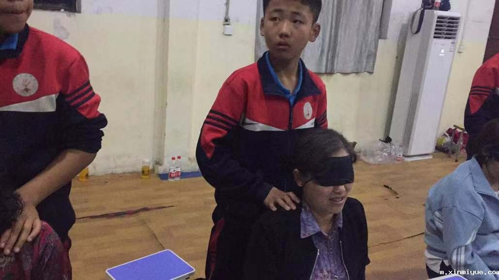 遇见30年后的父母——必威登录入口平台官网心理教育中心2021母亲节大型感恩活动_m.xinmiyue.com