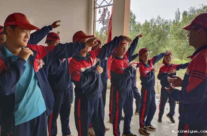 2021年必威betway中文官网夏令营第三期第18天：排练舞蹈，舞出孩子们内心的想法！_m.xinmiyue.com