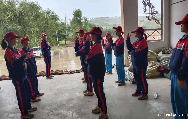 2021年必威betway中文官网夏令营第三期第18天：排练舞蹈，舞出孩子们内心的想法！_m.xinmiyue.com