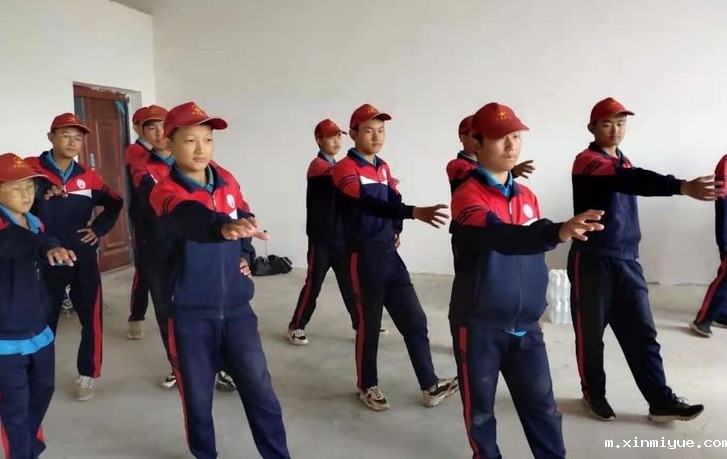 2021年必威betway中文官网夏令营第三期第18天：排练舞蹈，舞出孩子们内心的想法！_m.xinmiyue.com