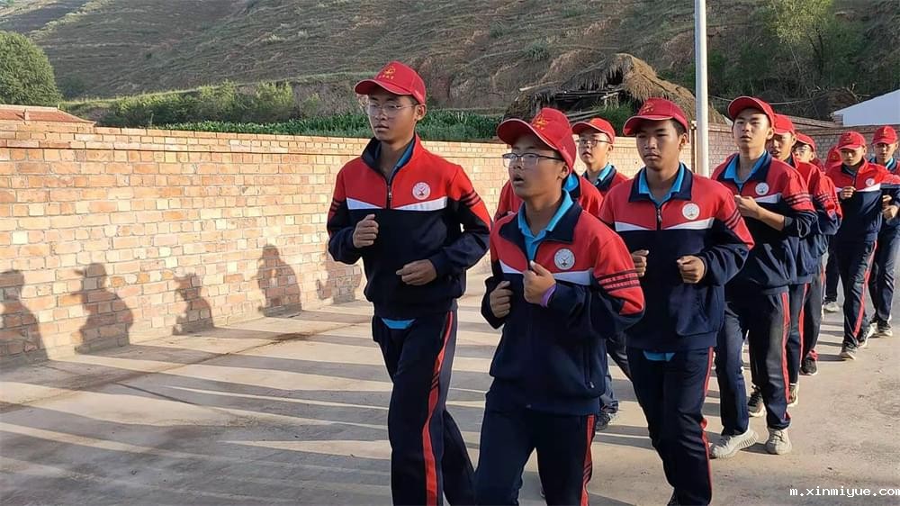 2021年必威betway中文官网暑期夏令营第二期第三天：滴水之恩，割草相报！_m.xinmiyue.com