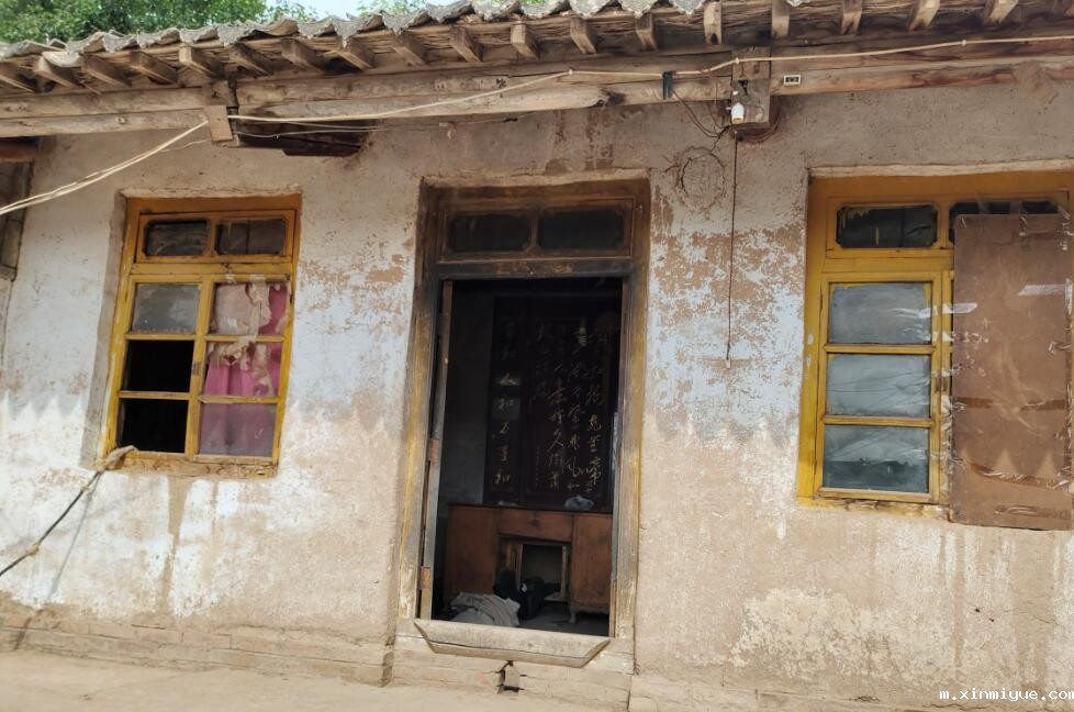 七口人的贫困家庭，怎样给三兄弟好的教育？_m.xinmiyue.com