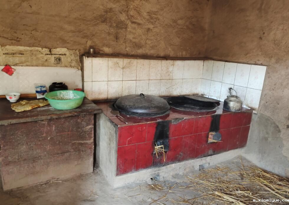 七口人的贫困家庭，怎样给三兄弟好的教育？_m.xinmiyue.com