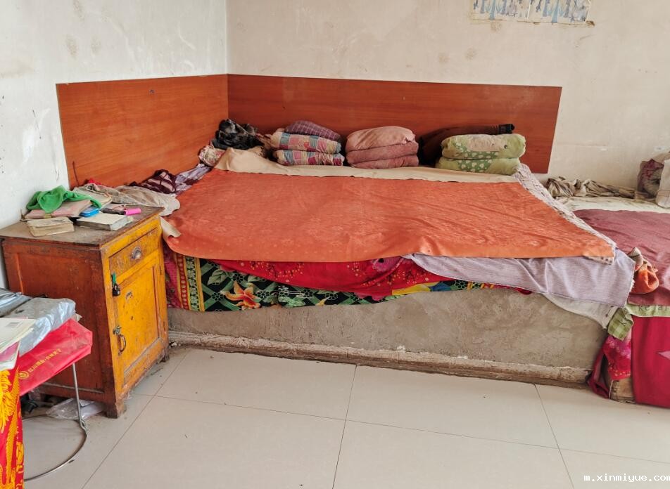 七口人的贫困家庭，怎样给三兄弟好的教育？_m.xinmiyue.com