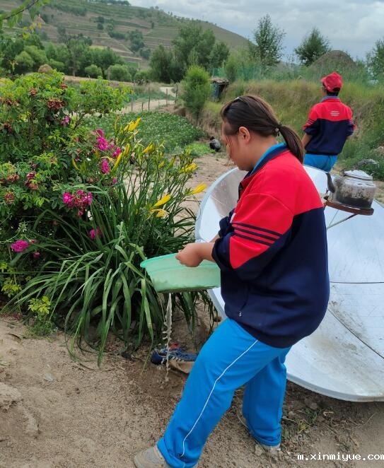 七口人的贫困家庭，怎样给三兄弟好的教育？_m.xinmiyue.com