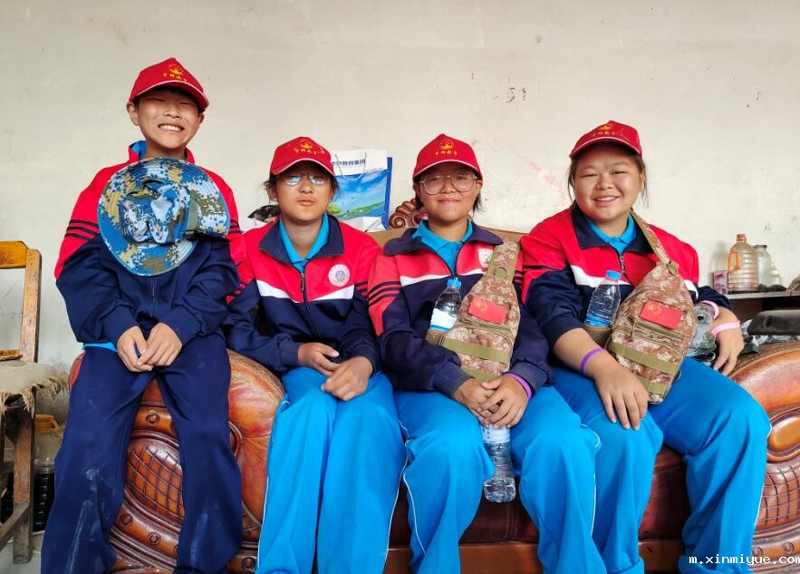 七口人的贫困家庭，怎样给三兄弟好的教育？_m.xinmiyue.com