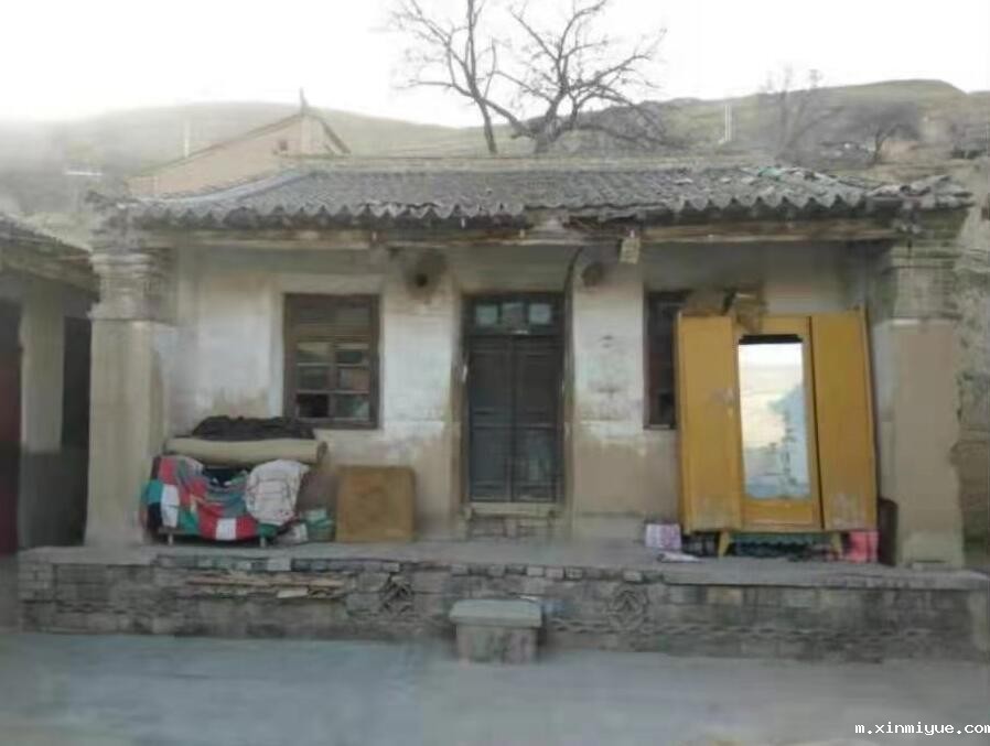 曹鹏 四口之家 年入不足5000元_m.xinmiyue.com