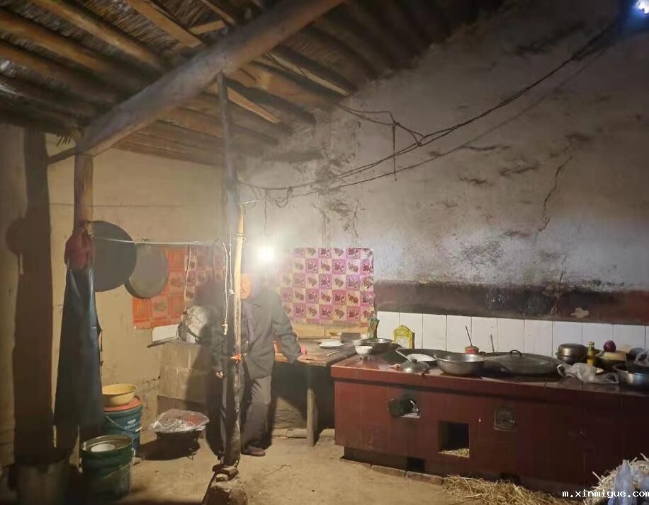 杨凯鹏 六口之家 年入不足5000元_m.xinmiyue.com