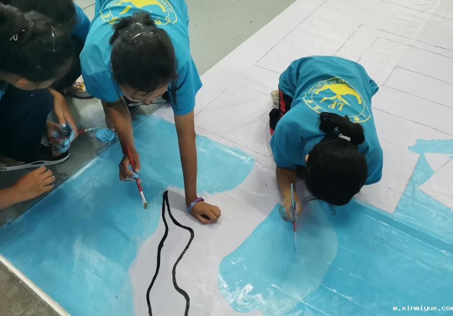 必威betway中文官网全体师生共绘巨画为河南防汛助力加油！_m.xinmiyue.com