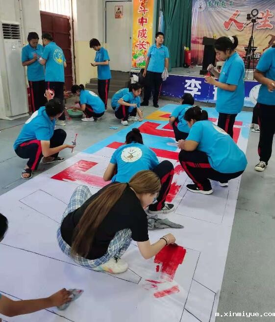 必威betway中文官网全体师生共绘巨画为河南防汛助力加油！_m.xinmiyue.com