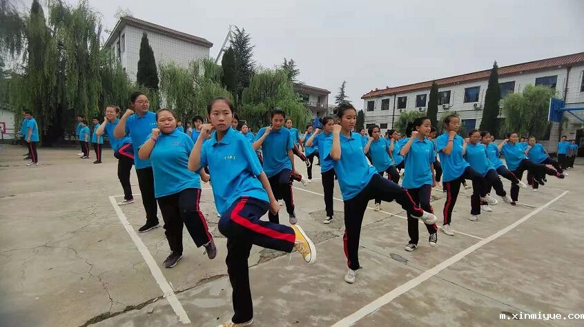 孩子青春迷茫期该怎么正确引导孩子？_m.xinmiyue.com