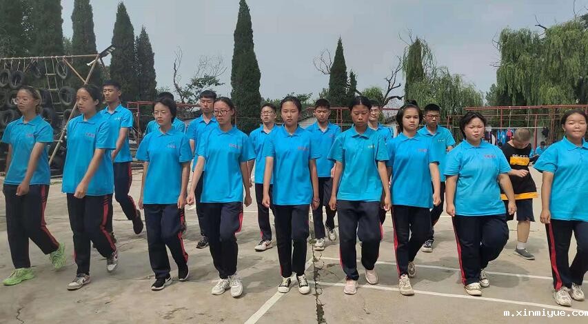 怎样让孩子养成坚强不怕挫折的性格？_m.xinmiyue.com