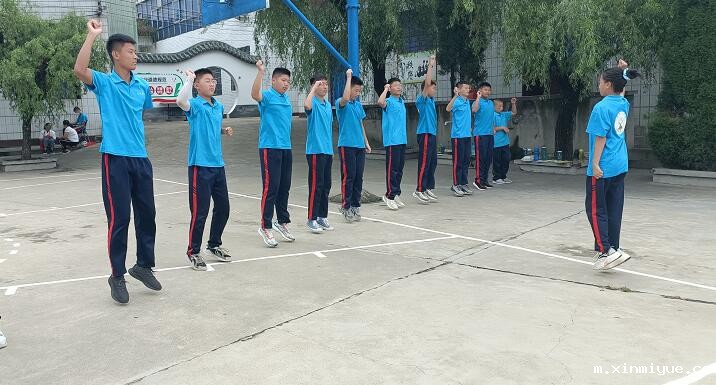 预防孩子自卑如何培养一个大方自信的孩子？_m.xinmiyue.com