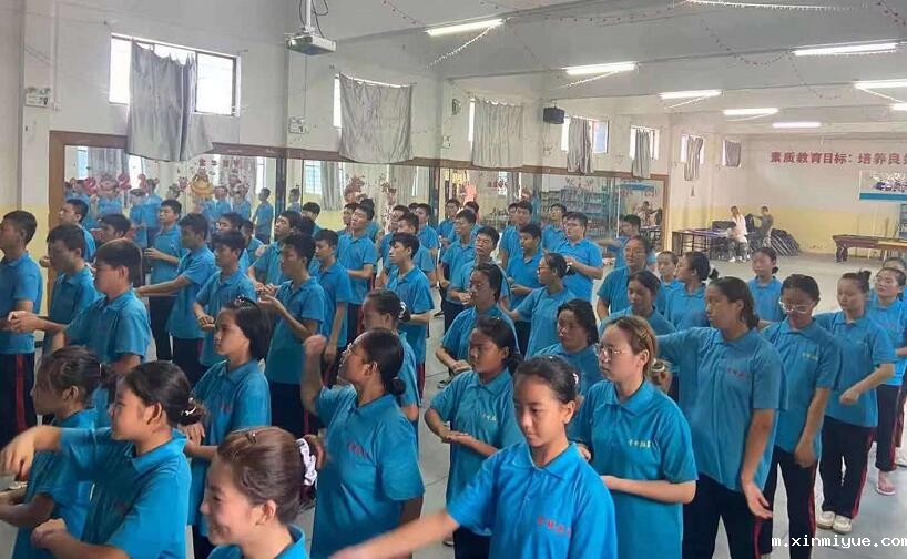 父母的希望很简单，只需要孩子善于沟通积极向上！_m.xinmiyue.com