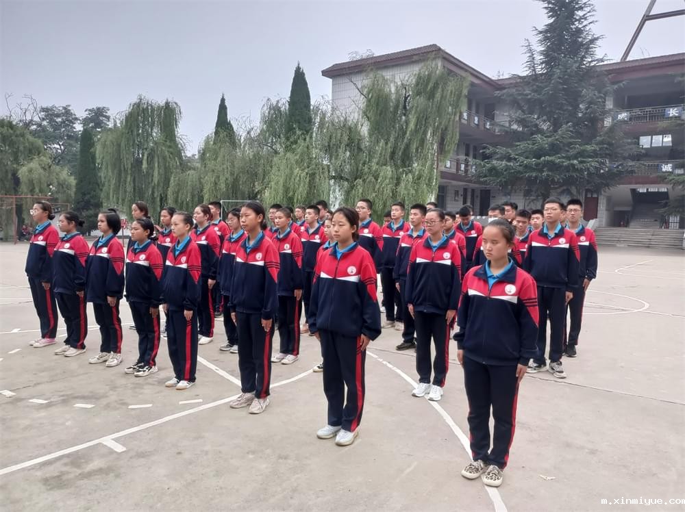 父母要做的就是引导和帮助孩子成长，须知不合理的管教不如不教！_m.xinmiyue.com