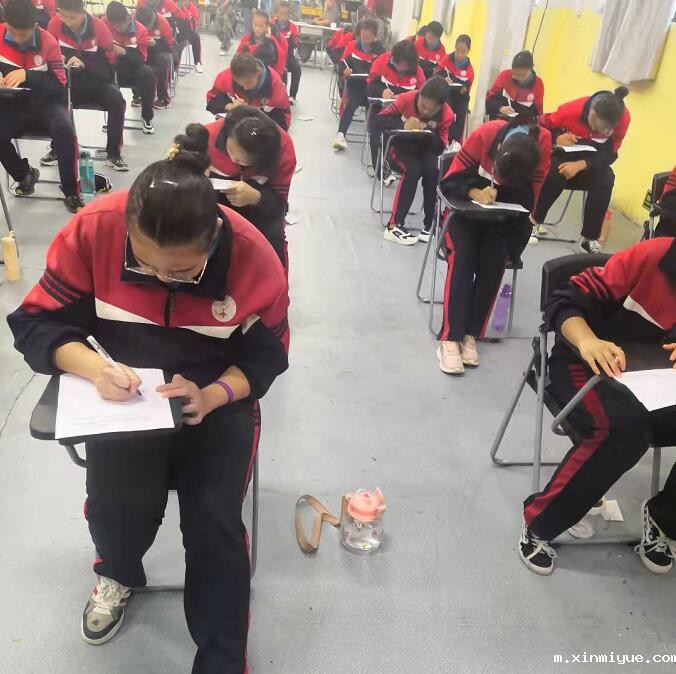 孩子进入叛逆期家长一定要注重家庭教育_m.xinmiyue.com