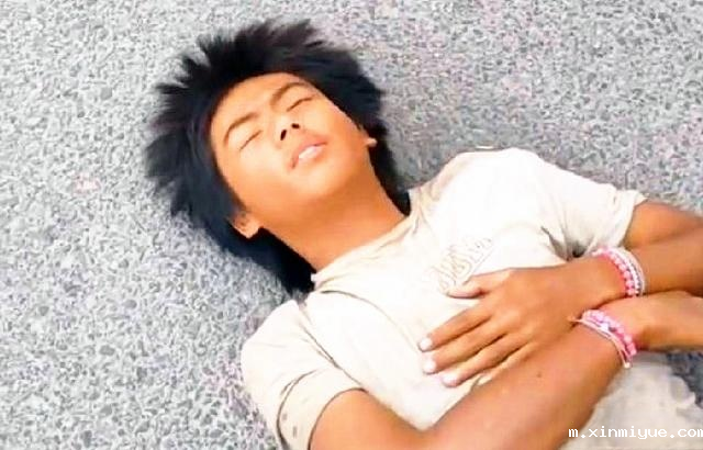 十多岁的孩子沉迷网络游戏流浪街头无人问津_m.xinmiyue.com