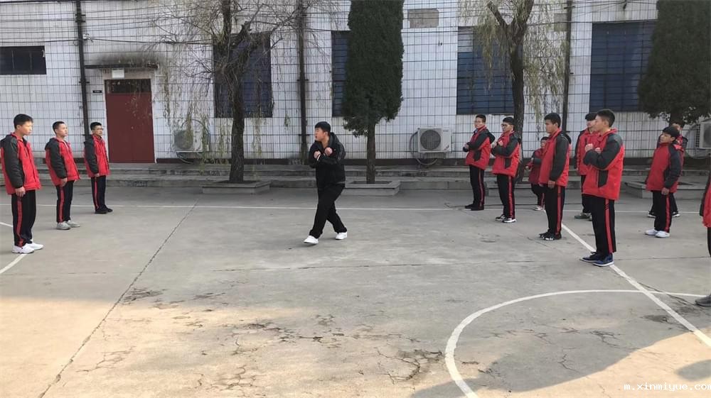 当孩子说“我很烦”的时候，我其实想表达什么？_m.xinmiyue.com