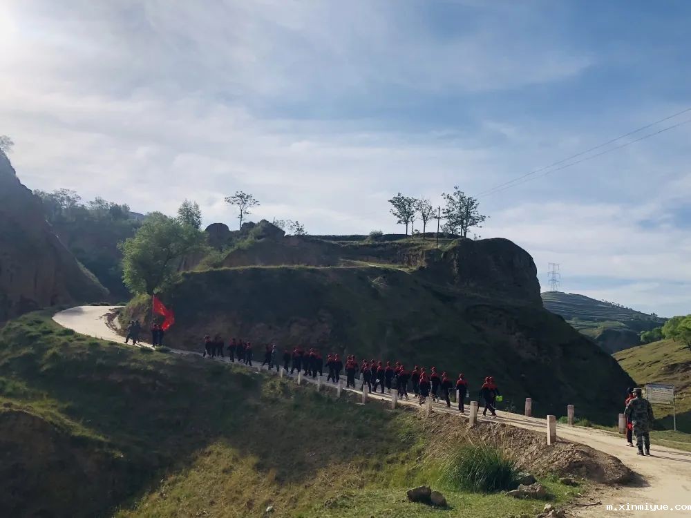 必威betway中文官网「2022年成长不烦恼」磨炼营第五天：与苜蓿草为伴 体验收割的快乐_m.xinmiyue.com