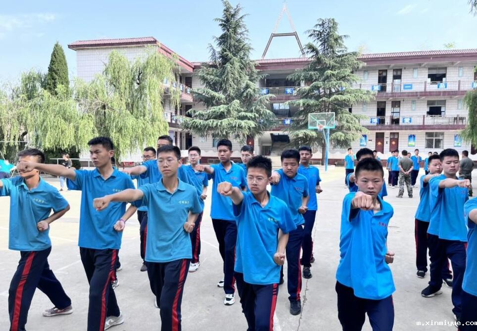 太强势的妈妈，毁掉的不仅仅是家庭，还有孩子！（现在知道还不晚）_m.xinmiyue.com