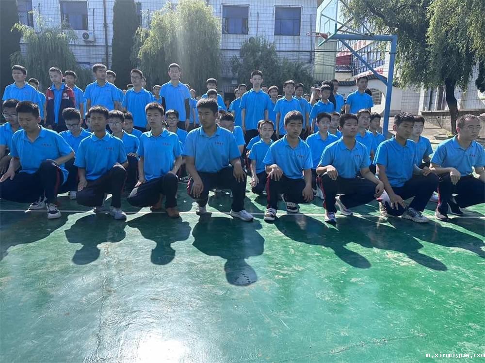  与其抱怨孩子，父母不如多说些鼓励的话，孩子将一天比一天自信优秀！_m.xinmiyue.com