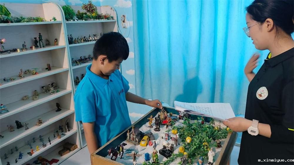  与其抱怨孩子，父母不如多说些鼓励的话，孩子将一天比一天自信优秀！_m.xinmiyue.com