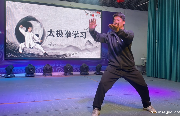 优秀父母爱孩子，爱的有分寸，管的有节制！_m.xinmiyue.com