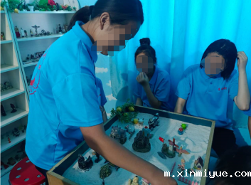 孩子一提到上学，就头晕、胸闷、肚疼，哪哪都不舒服...