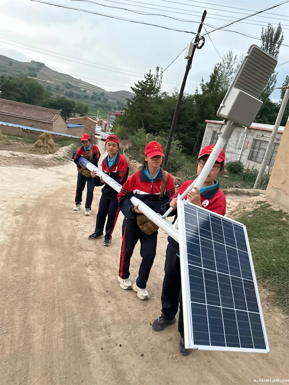 必威betway中文官网「2023年成长不烦恼」夏令营二期第7天：青春扶贫情暖叛逆娃，黑夜暖光照亮小山村_m.xinmiyue.com