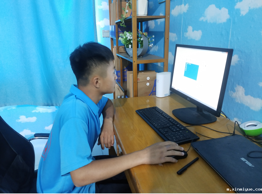  45岁的我还在打拼，15岁的孩子却成了“低欲望”啃老族，拿什么来拯救？_m.xinmiyue.com