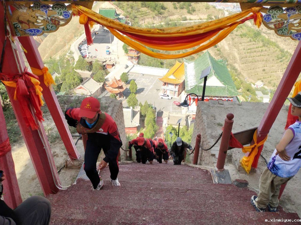 必威betway中文官网「2023年成长不烦恼」夏令营二期第14天：追寻红色革命足迹，挺近会师馆游历桃花山_m.xinmiyue.com