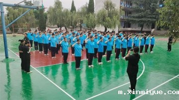 手机引发亲子“大战”？必威登录入口平台官网教你：明确目的+巧定规则的应对策略！